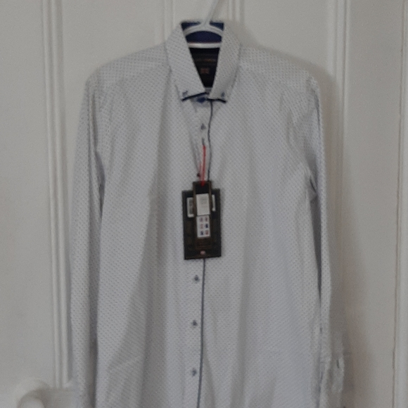 Brand new white shirt with dark blue dots - Picture 4 of 5